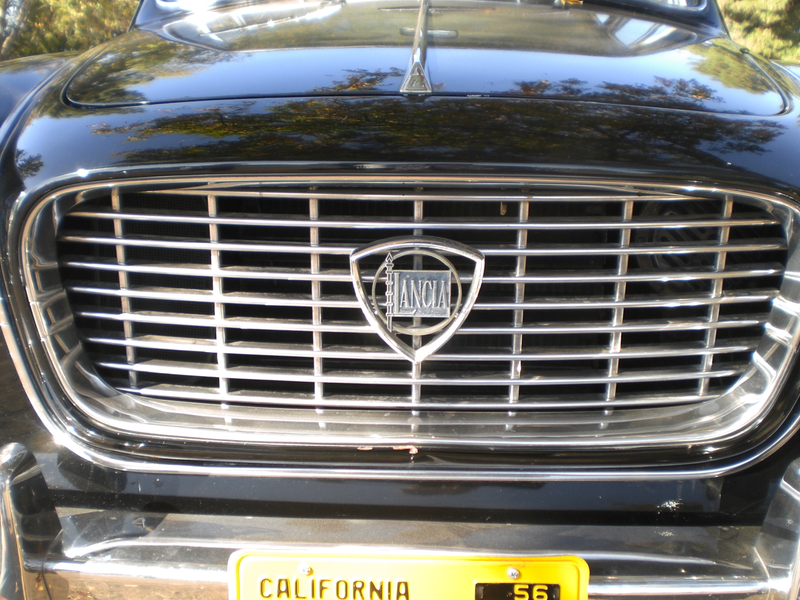 Illustration for article titled Lots of Pictures of the Cool Cars of France and Italy in Van Nuys, CA Yesterday Part 1
